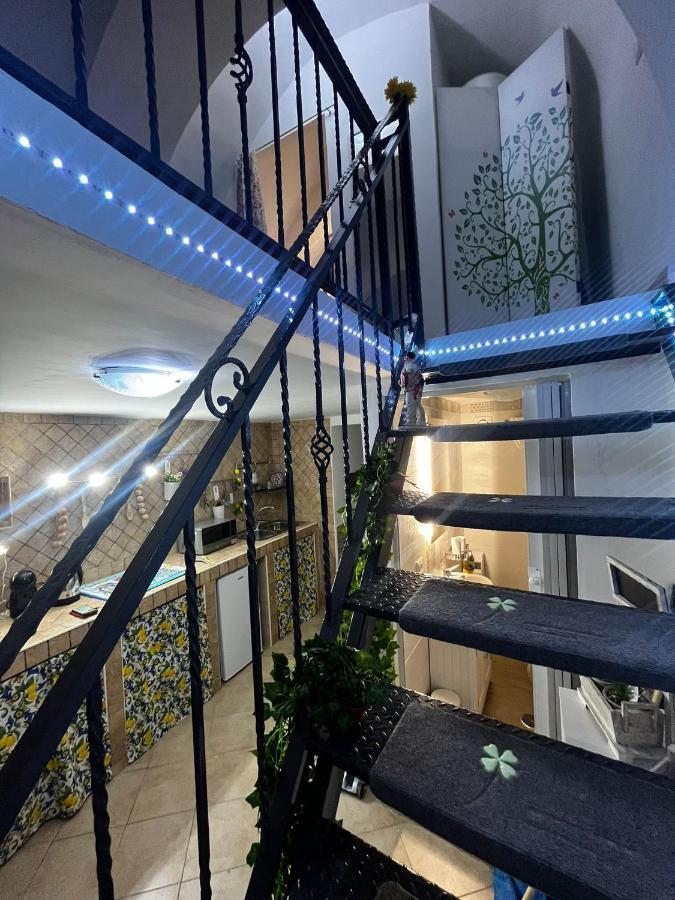 On Ciro Central House نابولي المظهر الخارجي الصورة